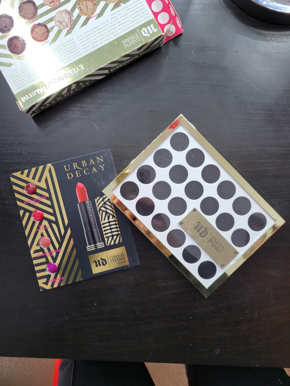 Urban Decay Gwen Stefani Eyeshadow Palette - Black & Gold